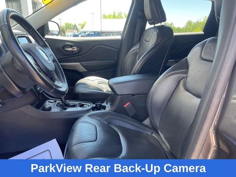 Used 2019 Jeep Cherokee Limited AWD/4WD image 12