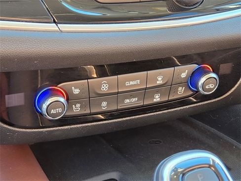 Used 2021 Buick Enclave Avenir w/ Avenir Technology Package image 33