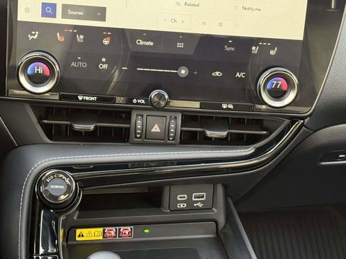 Used 2024 Lexus NX 300h Luxury w/ Mark Levinson and 20 image 19