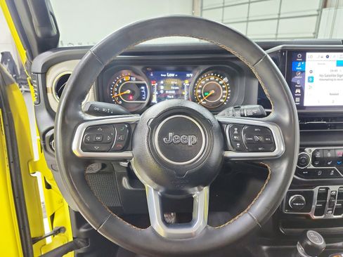 Used 2024 Jeep Wrangler Unlimited Sahara AWD/4WD image 21