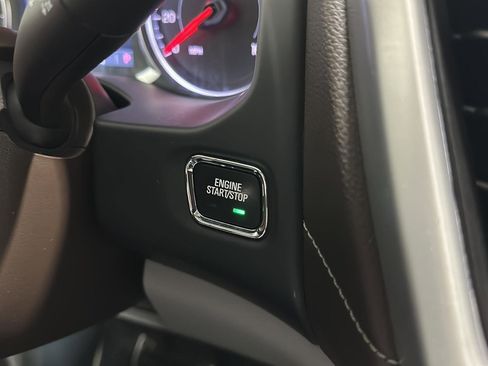 Used 2023 GMC Acadia SLT image 14