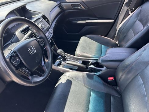 Used 2017 Honda Accord Sport Special Edition image 10
