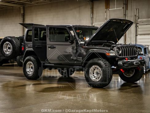 Used 2018 Jeep Wrangler Unlimited Sahara AWD/4WD image 77