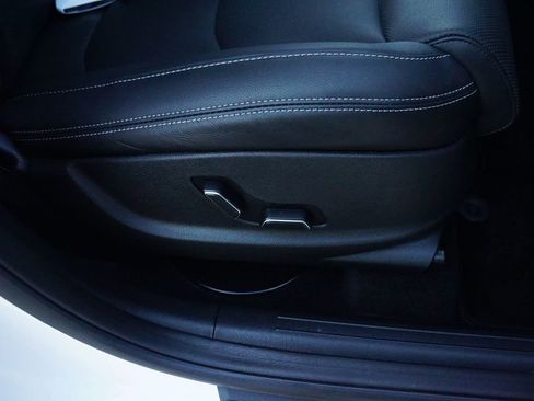 New 2026 Genesis GV70 2.5T Select image 24