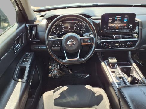 Used 2024 Nissan Pathfinder SV FWD image 4