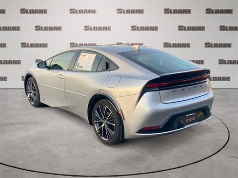 Used 2023 Toyota Prius XLE image 3