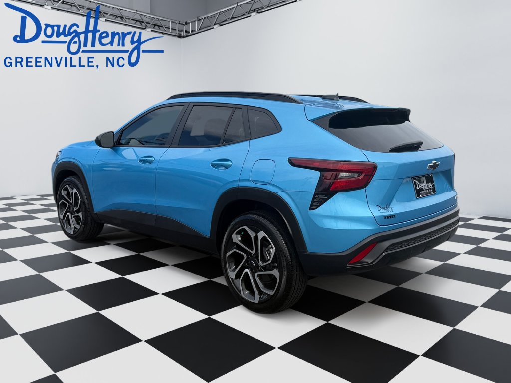 Used 2026 Chevrolet Trax RS FWD image 3