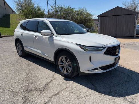 Used 2023 Acura MDX SH-AWD image 3