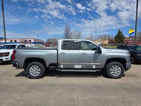 Used 2025 Chevrolet Silverado 2500 High Country w/ Technology Package AWD/4WD image 10