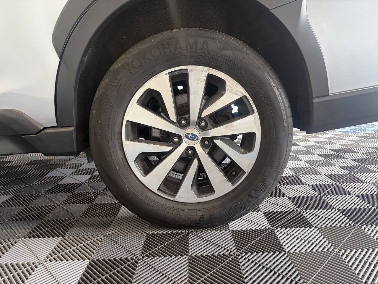 Used 2023 Subaru Outback Premium AWD/4WD image 25