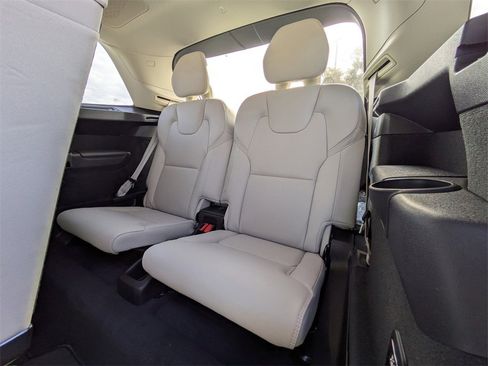New 2026 Volvo XC90 B6 Ultra w/ Protection Package Premier image 18