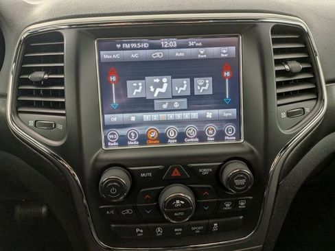 Used 2018 Jeep Grand Cherokee Altitude image 20