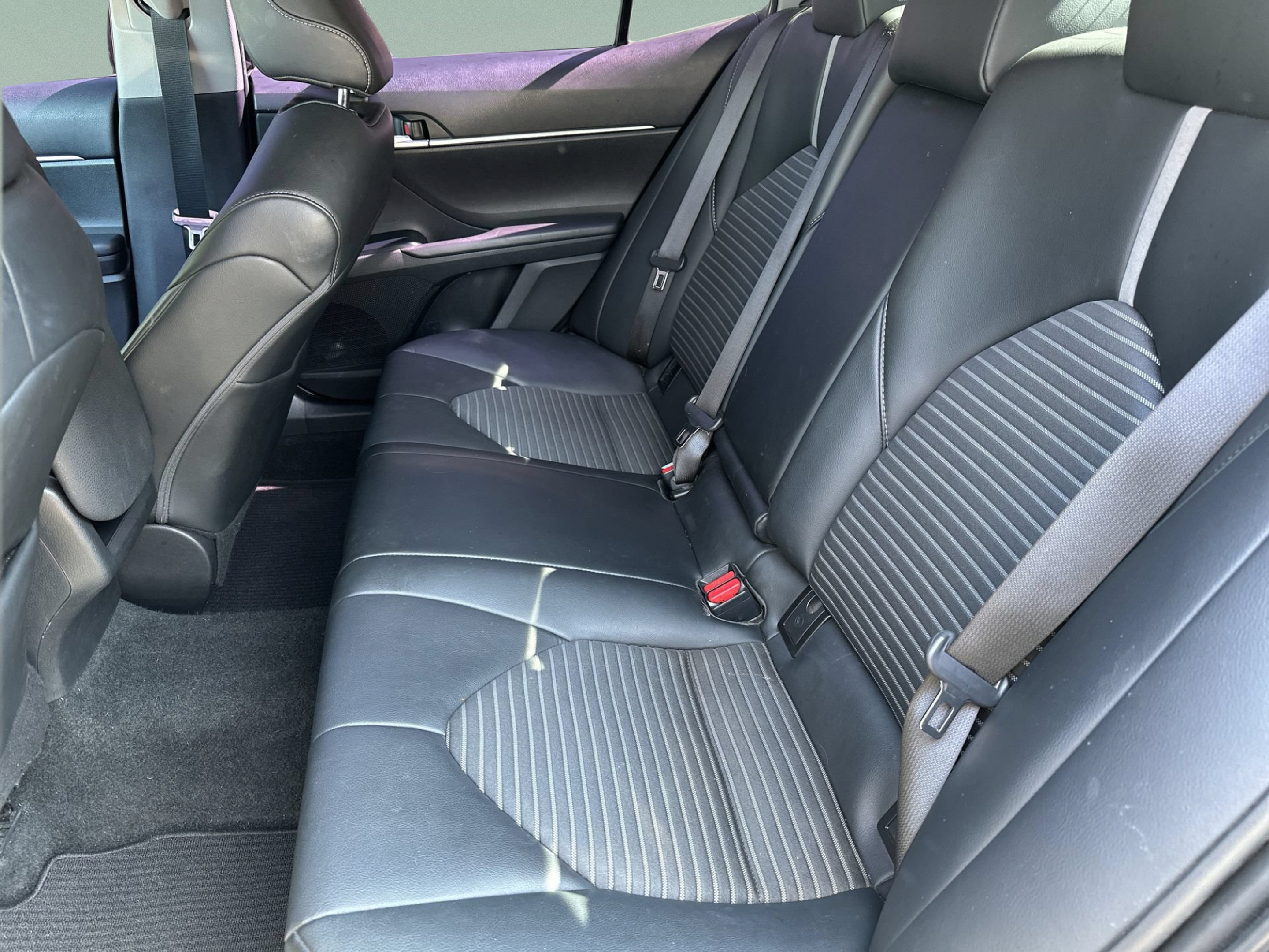 Used 2020 Toyota Camry SE FWD image 12