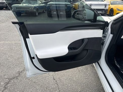 Used 2022 Tesla Model S Plaid image 27