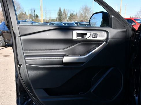 Used 2023 Ford Explorer Limited w/ Equipment Group 301A image 23