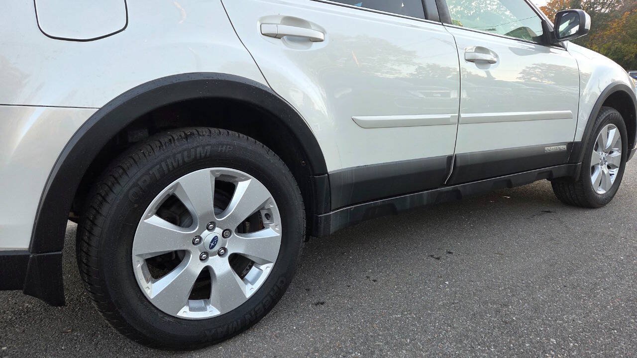 Used 2012 Subaru Outback 2.5i Limited AWD/4WD image 16