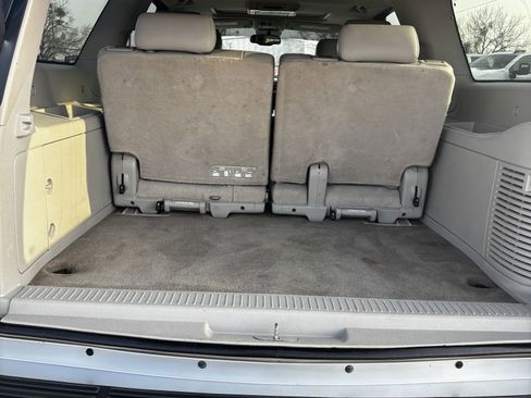 Used 2014 Chevrolet Suburban LT image 17
