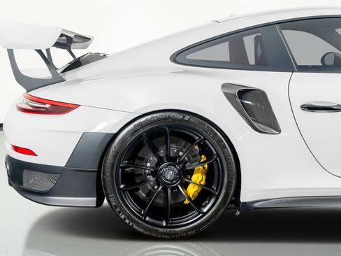 Used 2018 Porsche 911 GT2 RS w/ Weissach Package image 8