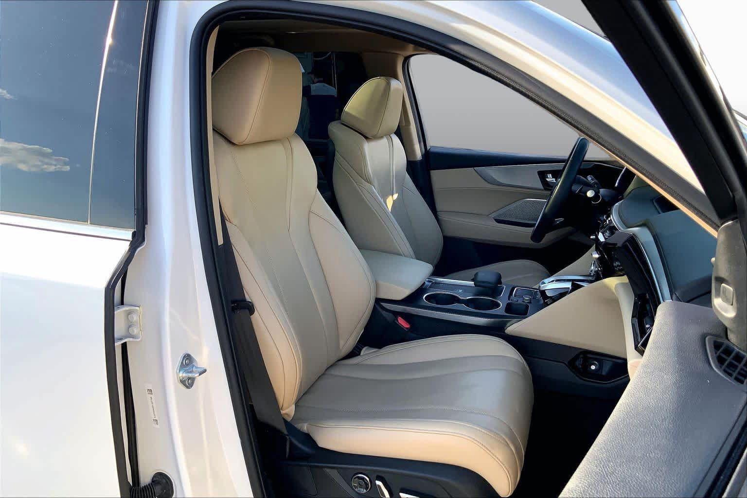 Used 2023 Acura MDX w/ Technology Package FWD image 9