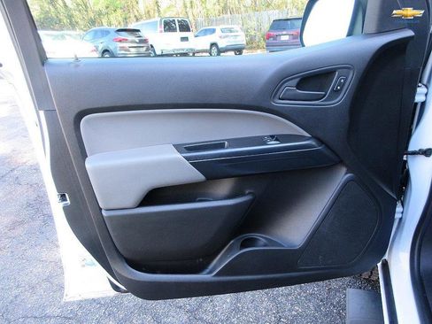 Used 2017 Chevrolet Colorado W/T image 9