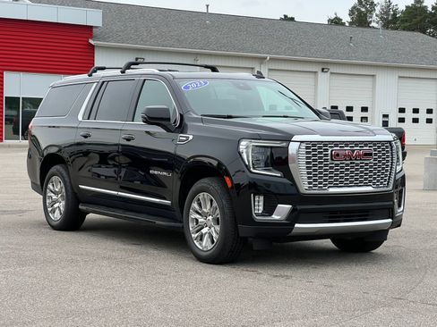 Used 2023 GMC Yukon XL Denali AWD/4WD image 57