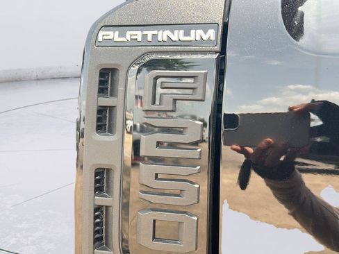 Certified 2025 Ford F250 Platinum w/ Tremor Off-Road Package AWD/4WD image 34