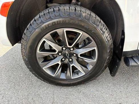 Used 2023 Chevrolet Tahoe Z71 AWD/4WD image 13
