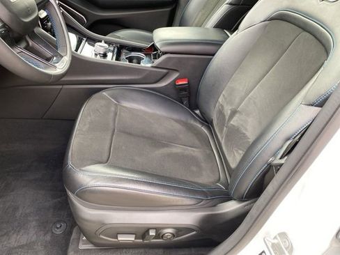 Used 2022 Jeep Grand Cherokee Trailhawk w/ Luxury Tech Group III AWD/4WD image 17
