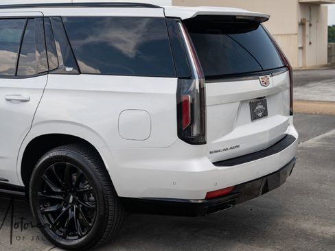 Used 2024 Cadillac Escalade Sport Platinum image 33
