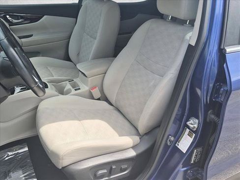 Used 2020 Nissan Rogue Sport SV w/ All-Weather Package FWD image 14