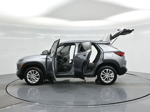 Used 2024 Chevrolet TrailBlazer LS image 35