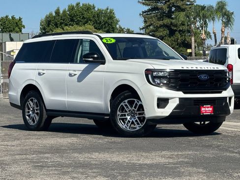 Certified 2025 Ford Expedition Active RWD image 1