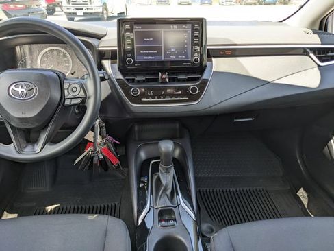 Used 2022 Toyota Corolla LE FWD image 17