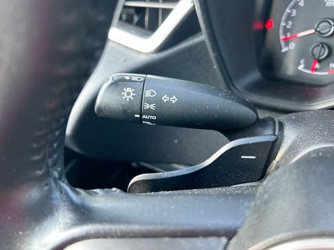 Used 2021 Toyota Corolla SE FWD image 19