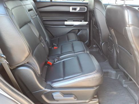 Certified 2022 Ford Explorer XLT w/ Equipment Group 202A image 13