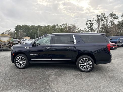 Used 2021 GMC Yukon XL Denali w/ Denali Premium Package image 6