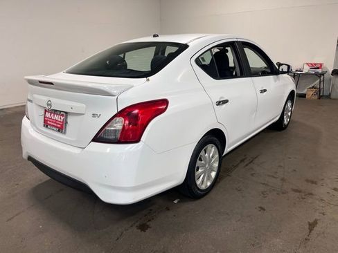 Used 2019 Nissan Versa SV FWD image 3