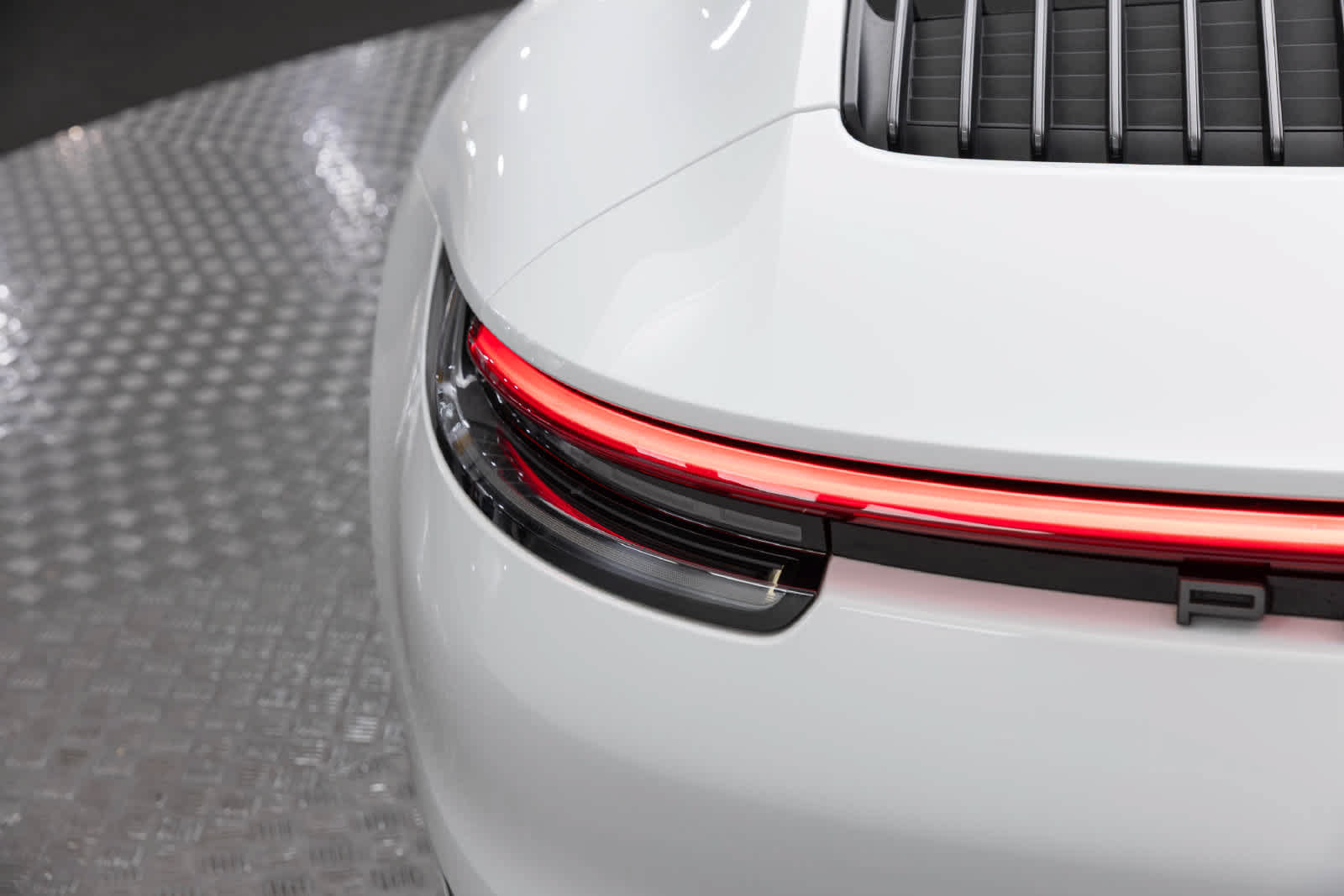 Used 2024 Porsche 911 Carrera T RWD image 56