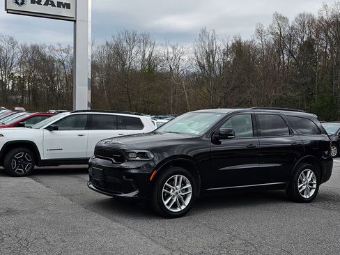 Used 2024 Dodge Durango GT image 2
