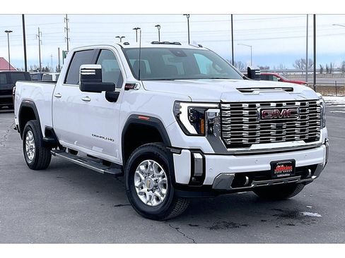 Used 2024 GMC Sierra 3500 Denali w/ Technology Package AWD/4WD image 2