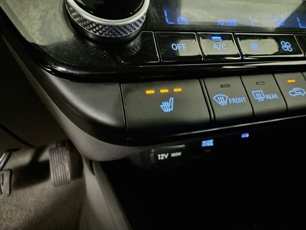 Used 2025 Hyundai Elantra SEL FWD image 21