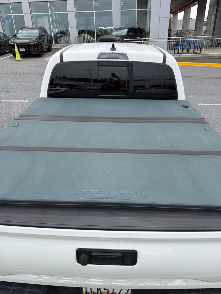 Used 2020 Toyota Tacoma TRD Sport w/ Technology Package AWD/4WD image 8