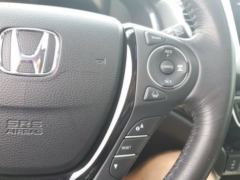 Used 2018 Honda Pilot Touring image 24
