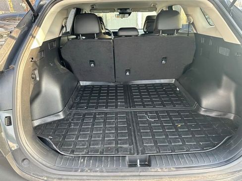 Used 2025 Kia Sportage EX image 8