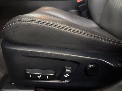 Used 2017 Lexus IS 200t image 10