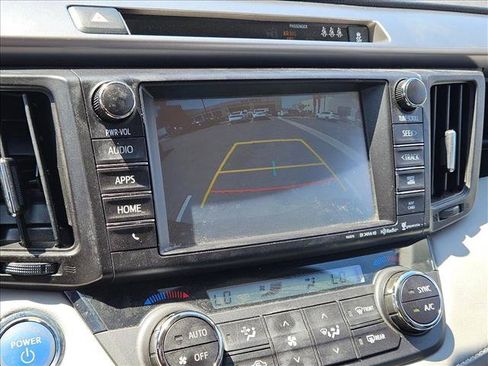 Used 2017 Toyota RAV4 XLE AWD/4WD image 16
