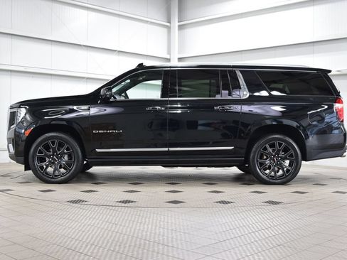 Used 2024 GMC Yukon XL Denali AWD/4WD image 4