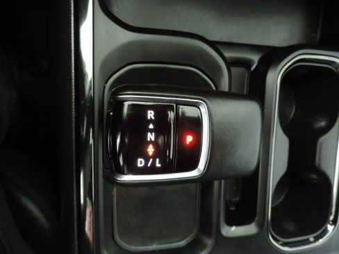 Certified 2024 Chevrolet Silverado 1500 ZR2 w/ Technology Package image 30