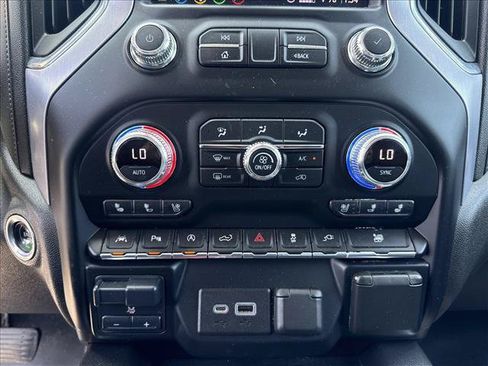 Used 2020 GMC Sierra 1500 SLT RWD image 13