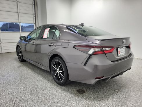 Certified 2024 Toyota Camry SE FWD image 5